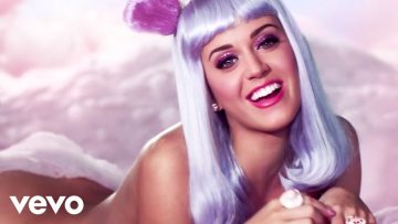 Katy Perry – California Gurls (Official Music Video) ft. Snoop Dogg
