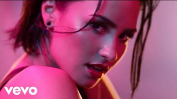 Demi Lovato – Cool for the Summer